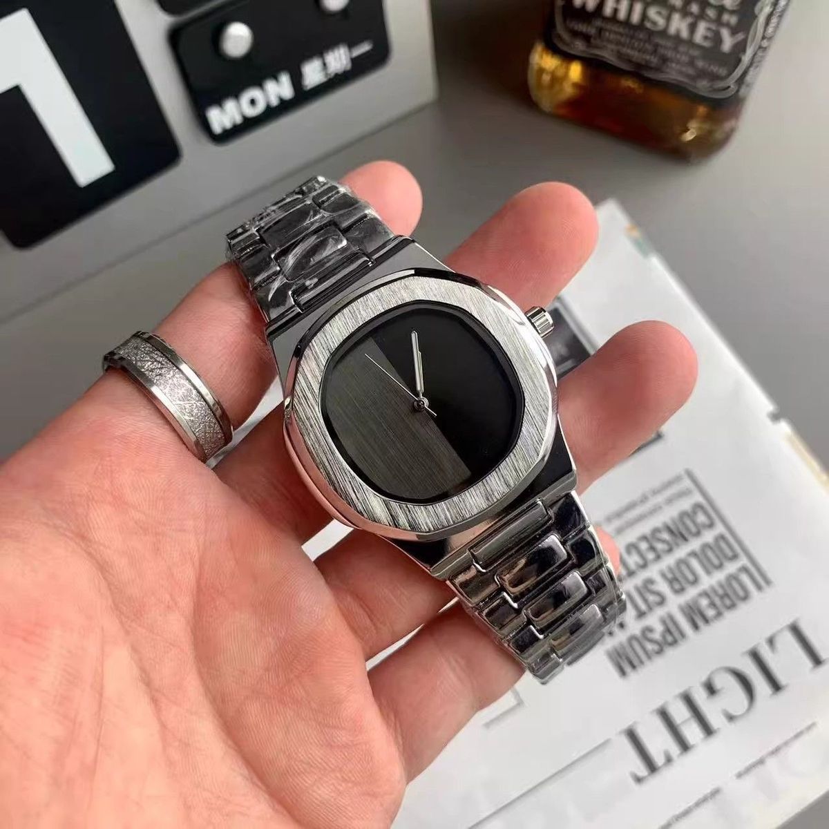 Custom Logo Men's Quartz Watch - Luxury Watch Brands Logo review and price